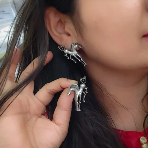 Glamaya Silver Replica Horse Earring 2 GLAM-ER-OX-24-023673-28-5 Glamaya Silver Replica Horse Earring 2 GLAM-ER-OX-24-023673-28-5