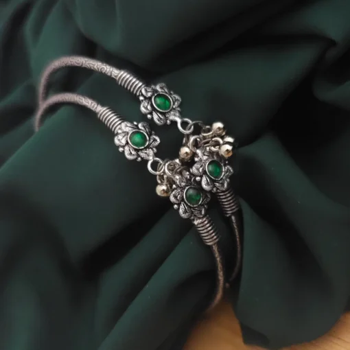 Glamaya Oxidised Flower Foot Kada 3 GLAM-BA-OX-25-842270-40-4 Glamaya Oxidised Flower Foot Kada 3 GLAM-BA-OX-25-842270-40-4