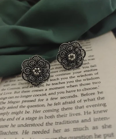 Glamaya Anushka Oxidised Stud Earring 01 1 GLAM-ER-OX-15-560910-36-2