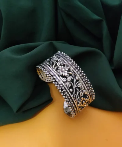 Glamaya Oxidised Adjustable Engrave Bracelet 1 GLAM-BB-OX-14-096057-25-5