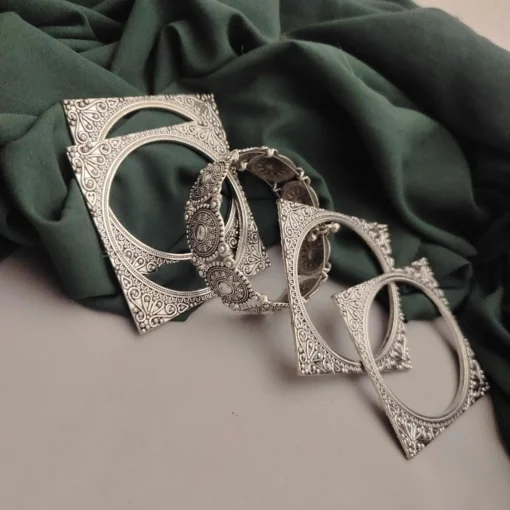 Glamaya Tisha Bangles Set Of 5 Pc 2 GLAM-CB-OX-40-194537-60-5 Glamaya Tisha Bangles Set Of 5 Pc 2 GLAM-CB-OX-40-194537-60-5