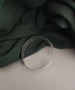 Glamaya Oxidised Adjustable Flower Bracelet 12 GLAM-BB-OX-9-348166-17-5 Glamaya Oxidised Adjustable Flower Bracelet 12 GLAM-BB-OX-9-348166-17-5