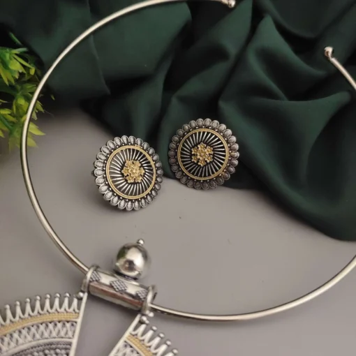 Glamaya Aashvi Oxidised Two Tone Hasli Necklace Earring Set 3 GLAM-CN-TT-53F3-130293-80-3 Glamaya Aashvi Oxidised Two Tone Hasli Necklace Earring Set 3 GLAM-CN-TT-53F3-130293-80-3