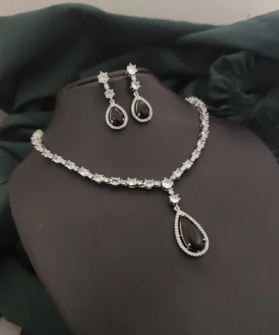Glamaya Alia Bhatt Inspired Ad Necklace Earrings Set Black 1 GLAM-CN-CZ-110-514646-133-3