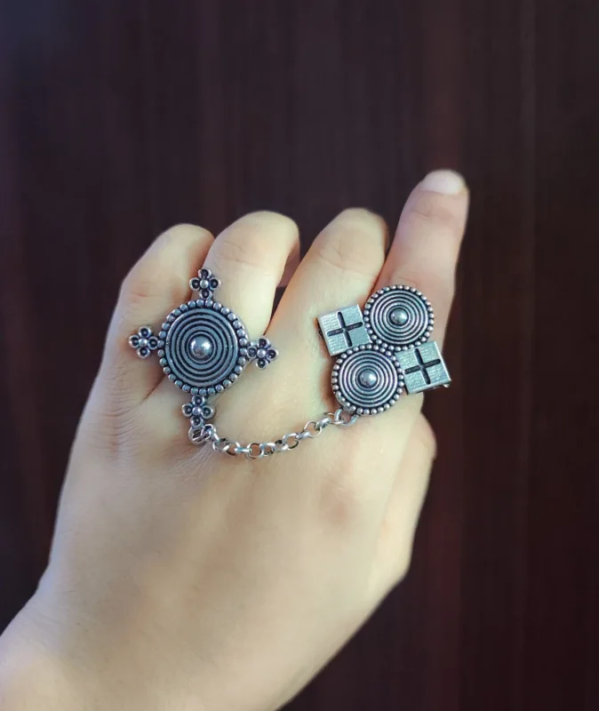 Glamaya Oxidised Chain Finger Ring 1 GLAM-RI-OX-14-972241-25-5
