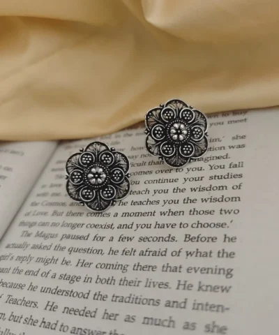 Glamaya Anushka Oxidised Stud Earring 01 2 GLAM-ER-OX-15-560910-36-2