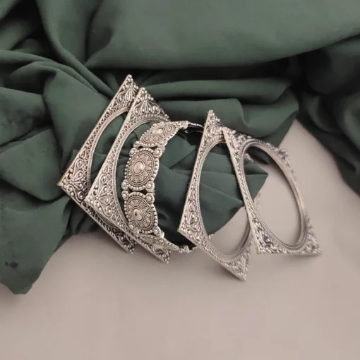 Glamaya Tisha Bangles Set Of 5 Pc 3 GLAM-CB-OX-40-194537-60-5 Glamaya Tisha Bangles Set Of 5 Pc 3 GLAM-CB-OX-40-194537-60-5