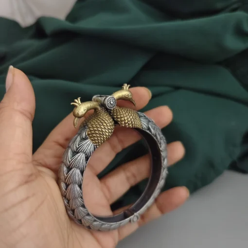 Glamaya Silver Lookalike Peacock Two Tone Bangle 2 GLAM-BB-TT-50-905550-65-6 Glamaya Silver Lookalike Peacock Two Tone Bangle 2 GLAM-BB-TT-50-905550-65-6