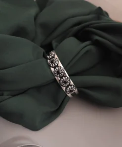 Glamaya Oxidised Adjustable Flower Bracelet 10 GLAM-BB-OX-9-348166-17-5 Glamaya Oxidised Adjustable Flower Bracelet 10 GLAM-BB-OX-9-348166-17-5