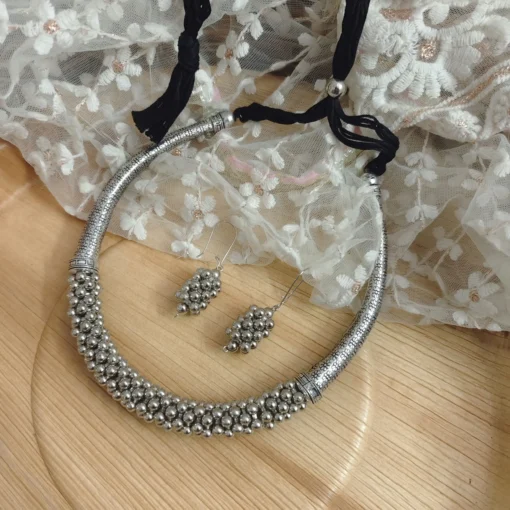 Glamaya Tamanna Ghungroo Hasli Necklace Earring Set 2 GLAM-CN-OX-15F7-520554-30-7 Glamaya Tamanna Ghungroo Hasli Necklace Earring Set 2 GLAM-CN-OX-15F7-520554-30-7