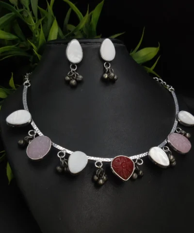 Glamaya Hammered Mother Of Pearl Hasli Necklace Earrings Set 1 GLAM-CN-PE-60-134583-110-5