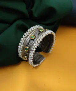 Glamaya Silver Lookalike Green Kundan Adjustable Bracelet 1 GLAM-BB-KU-80-554397-110-5