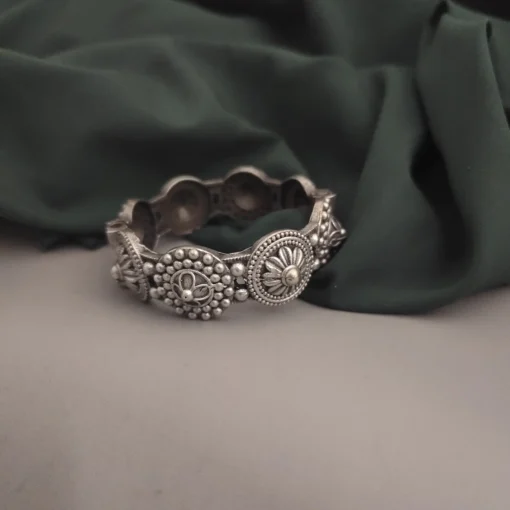 Glamaya Gurmaya Silver Replica Screw Openable Bangle 2 GLAM-BB-OX-20-607857-32-10 Glamaya Gurmaya Silver Replica Screw Openable Bangle 2 GLAM-BB-OX-20-607857-32-10