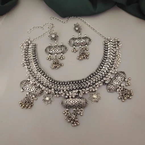 Glamaya Oxidised Fusion Jantar Choker Necklace Earrings Set 2 GLAM-CN-OX-22-026044-25-10 Glamaya Oxidised Fusion Jantar Choker Necklace Earrings Set 2 GLAM-CN-OX-22-026044-25-10