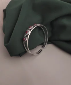 Glamaya Oxidised Adjustable Flower Bracelet 9 GLAM-BB-OX-9-348166-17-5 Glamaya Oxidised Adjustable Flower Bracelet 9 GLAM-BB-OX-9-348166-17-5