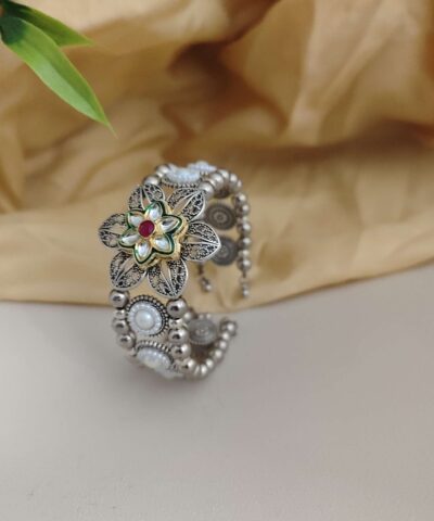 Glamaya Setu Oxidised Flower Fusion Adjustable Bracelet 1 GLAM-CB-OX-40-568832-74-2