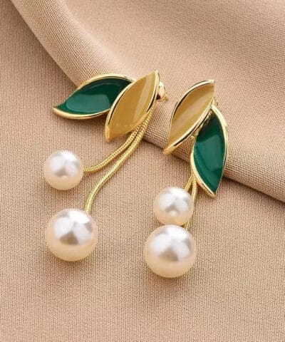 Glamaya Leaf Pearl Tassels Earring 1 GLAM-ER-PE-10-468411-23-5