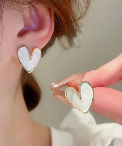 Glamaya White Heart Cute Stud Earring 1 GLAM-ER-OX-5F7-541555-13-7
