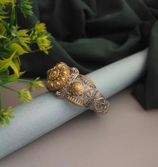 SHABIHA Silver Replica Two Tone Openable Bangle SHABIHA Silver Replica Two Tone Openable Bangle
