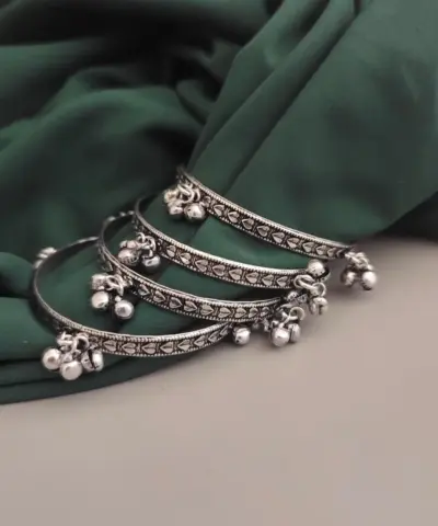 AAROHI Oxidized Ghungroo Bangles