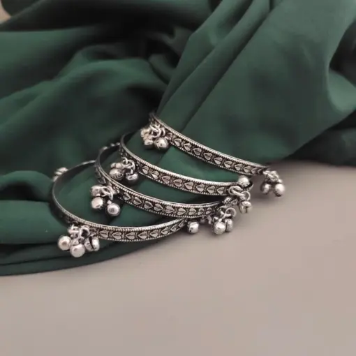 AAROHI Oxidized Ghungroo Bangles