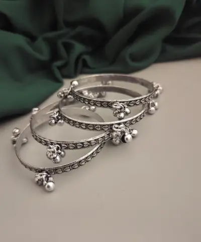 AAROHI Oxidized Ghungroo Bangles