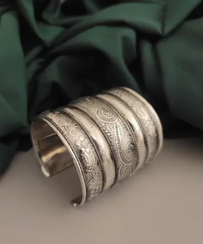 MYRAH Oxidised Adjustable HandCuff Bangle