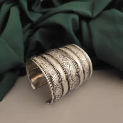 MYRAH Oxidised Adjustable HandCuff Bangle MYRAH Oxidised Adjustable HandCuff Bangle